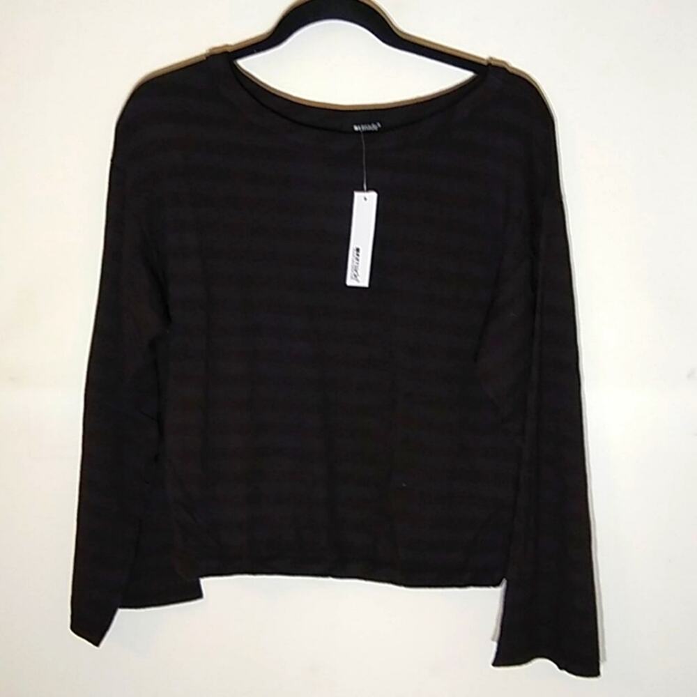 NWT LA made Women's Size XS black striped large sleeve top.